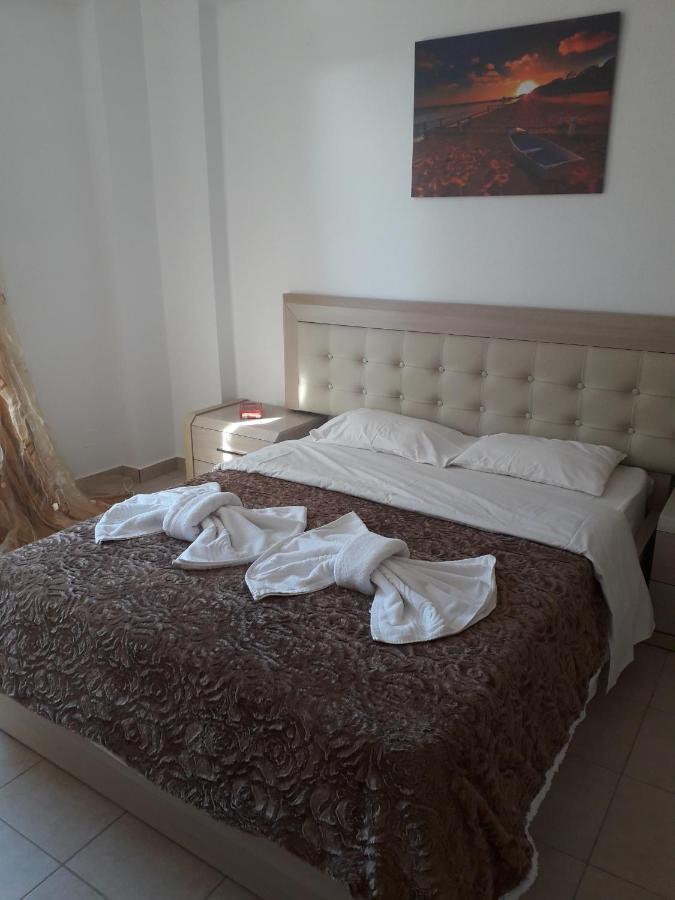 Knossos Apartments Каламаки Екстериор снимка